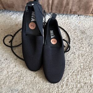 MIA girl Black Flats